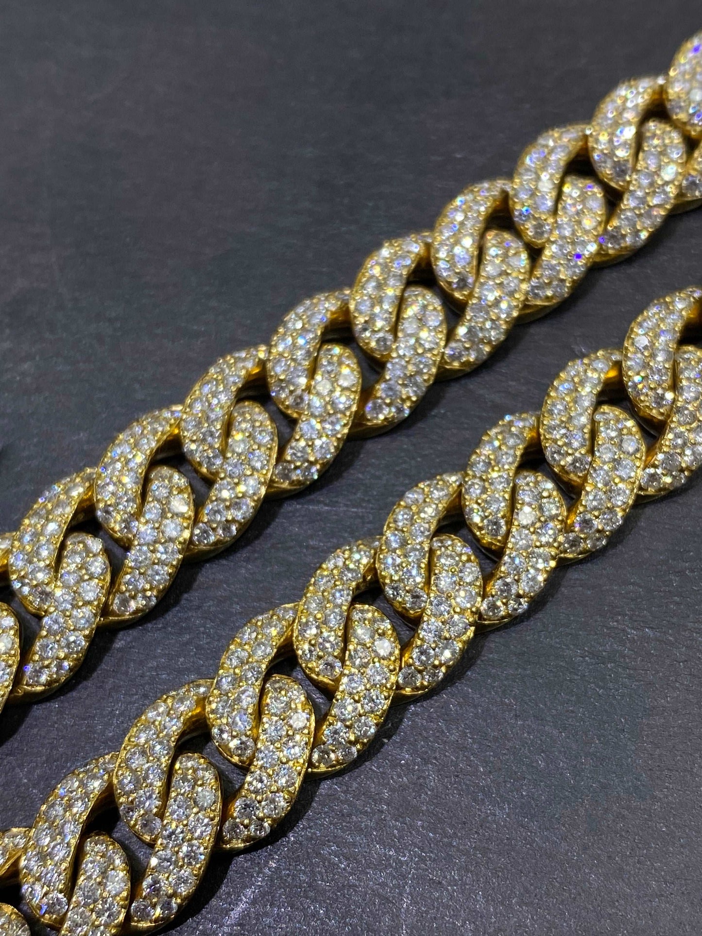 10K VVS NATURAL DIAMOND BRACELET