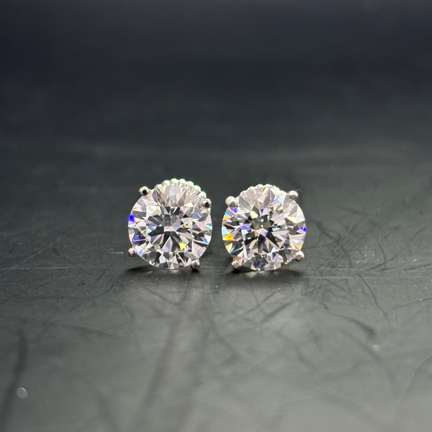 14K ROUND IGI CERTIFIED LAB DIAMOND EARRINGS VS1+