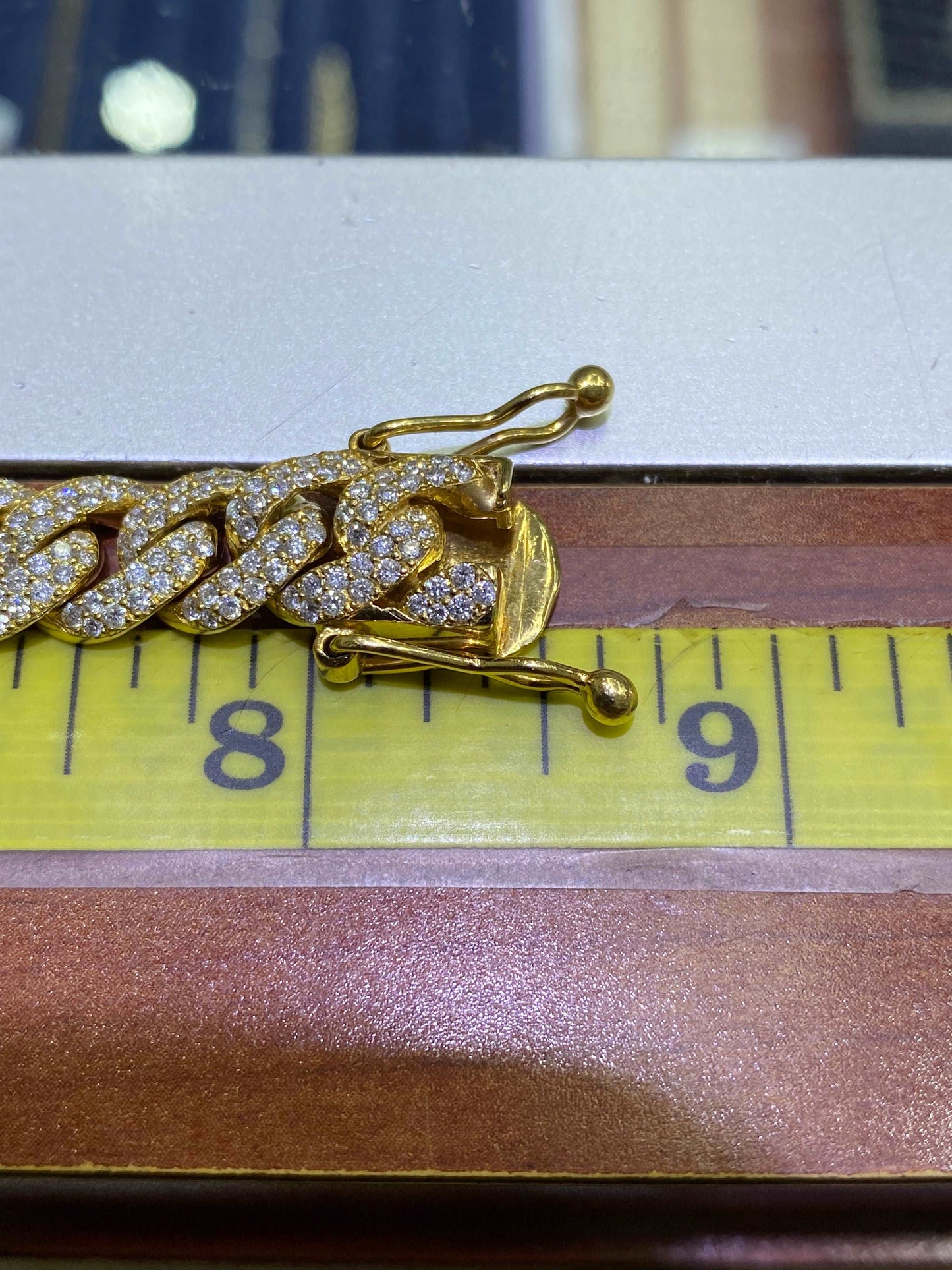 10K VVS NATURAL DIAMOND BRACELET