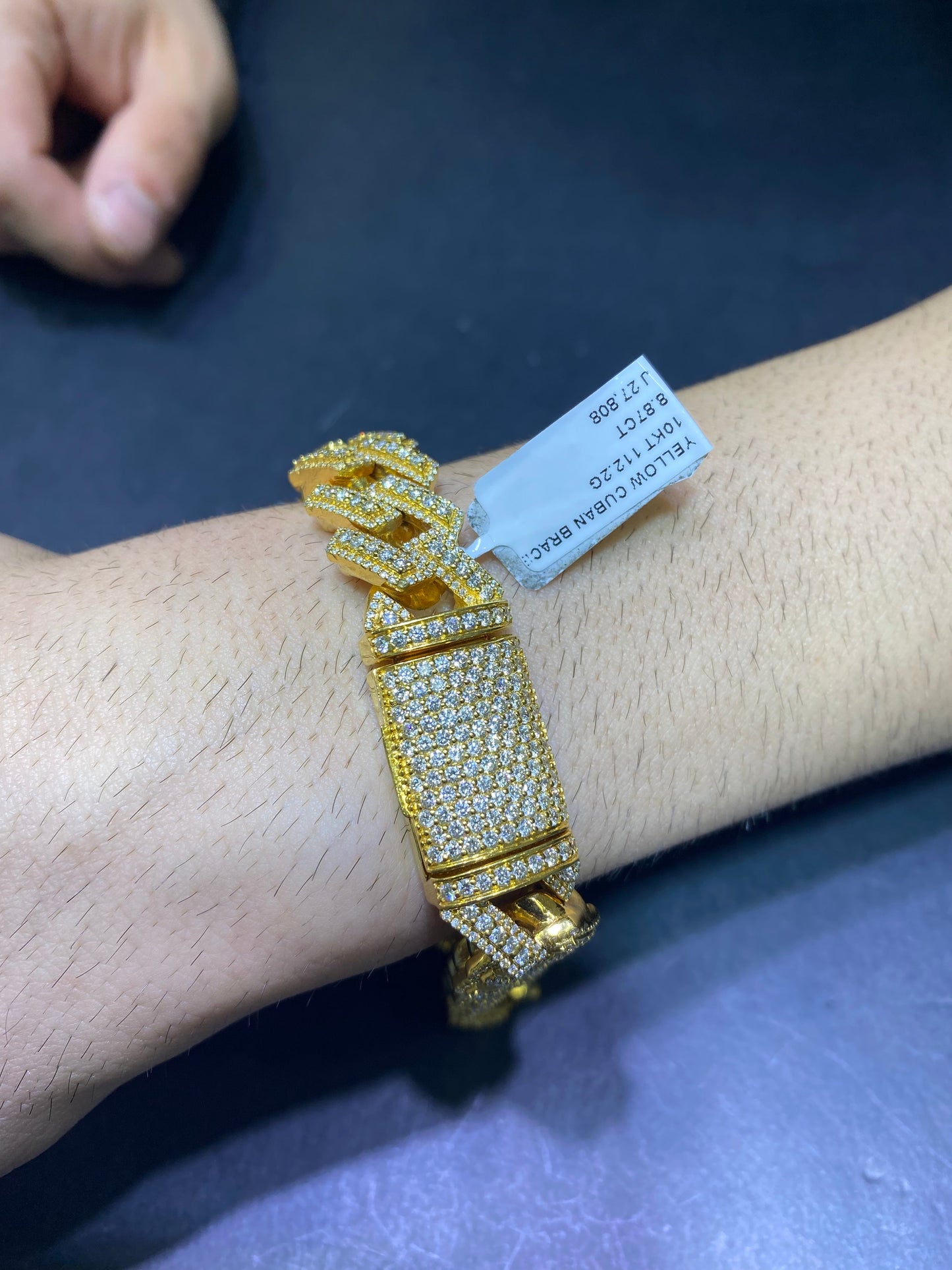 New 10K Vs1 9 cts.t.w. Iced Miami Cuban link Bracelet