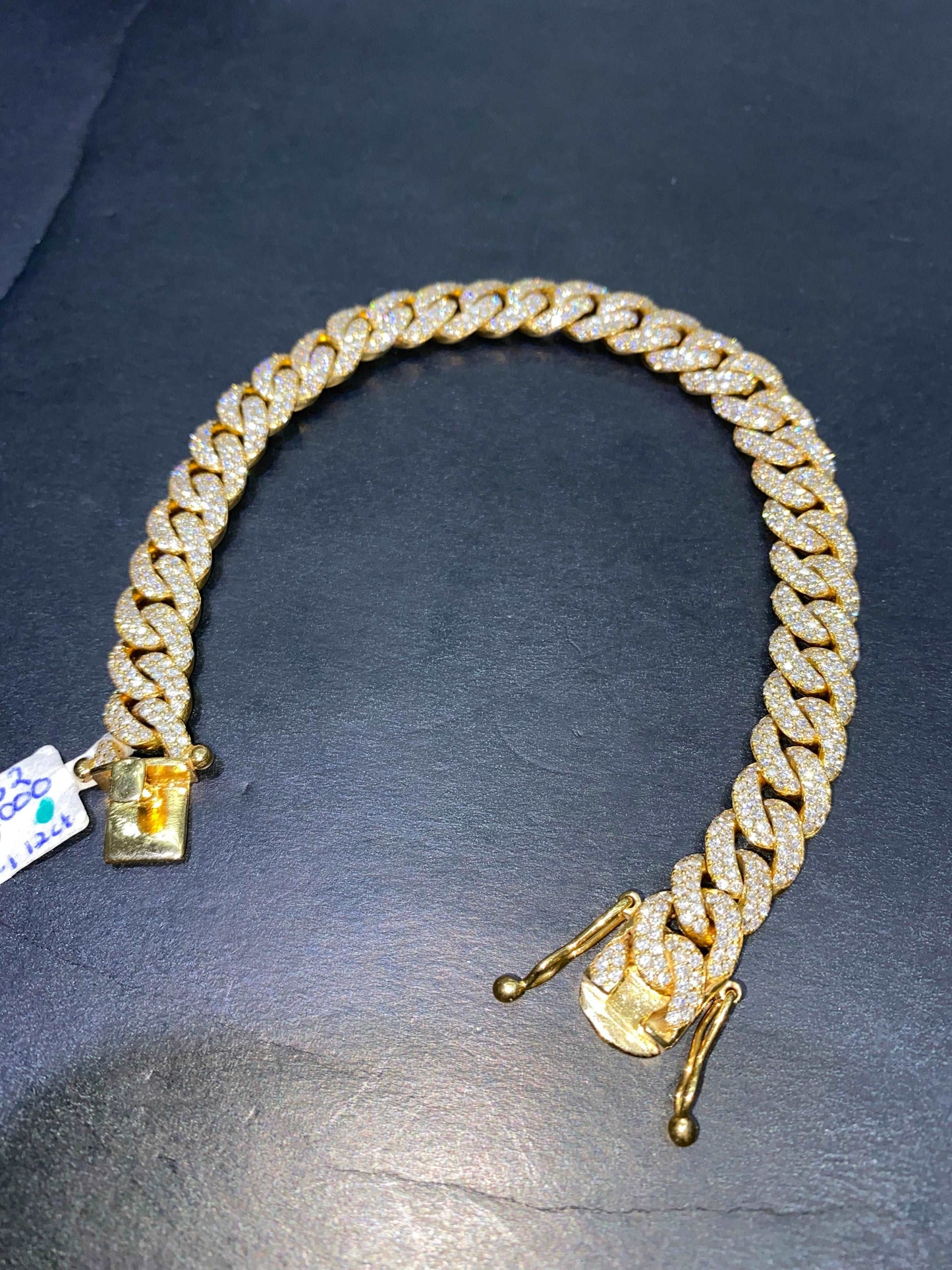 10K VVS NATURAL DIAMOND BRACELET