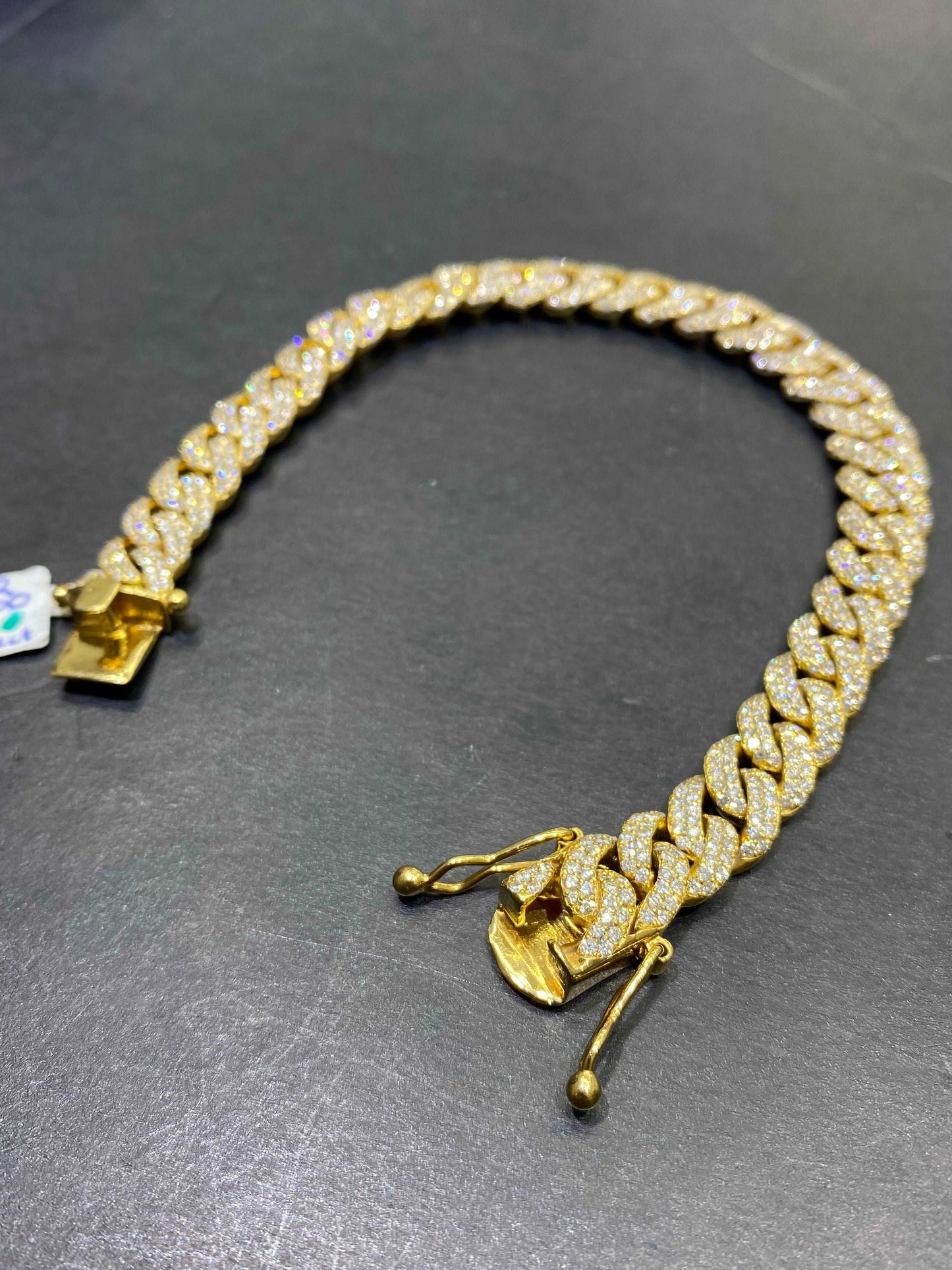 10K VVS NATURAL DIAMOND BRACELET