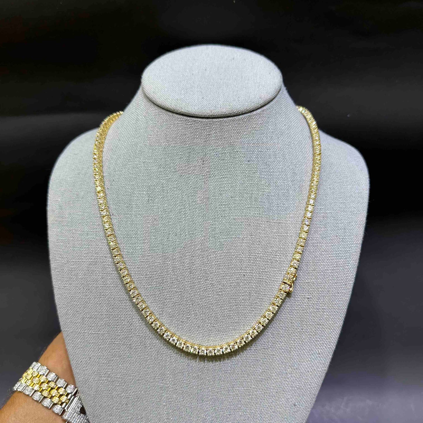 14k VS-1 Tennis Chain 25 CTs F-Color .20 Pointers