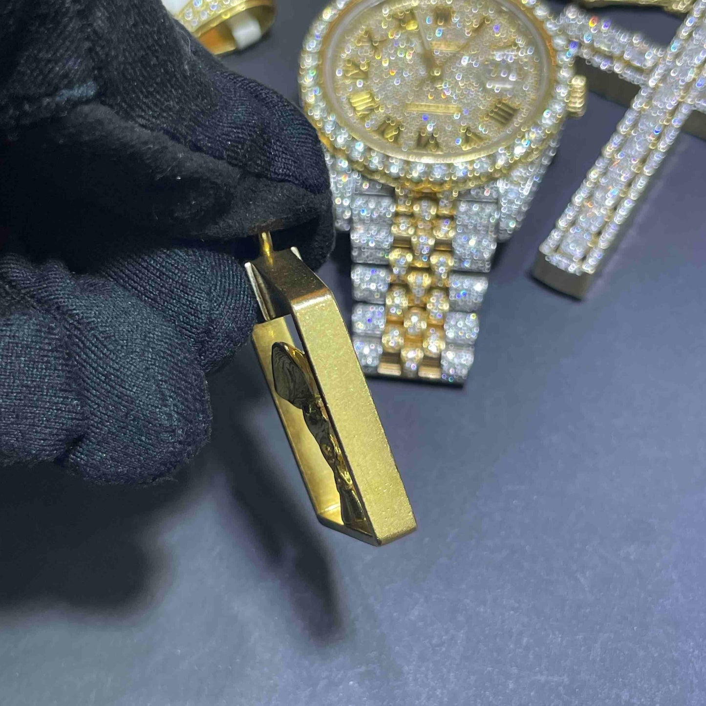 18k Rolls Royce Gold Pendant | 20 Grams