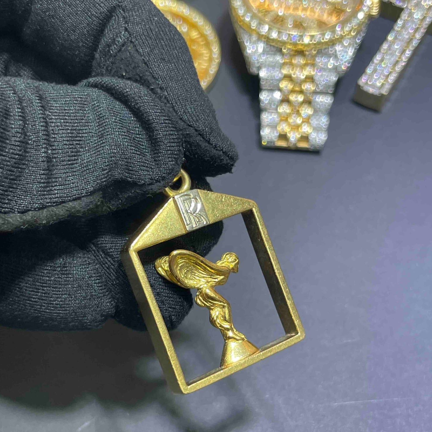 18k Rolls Royce Gold Pendant | 20 Grams