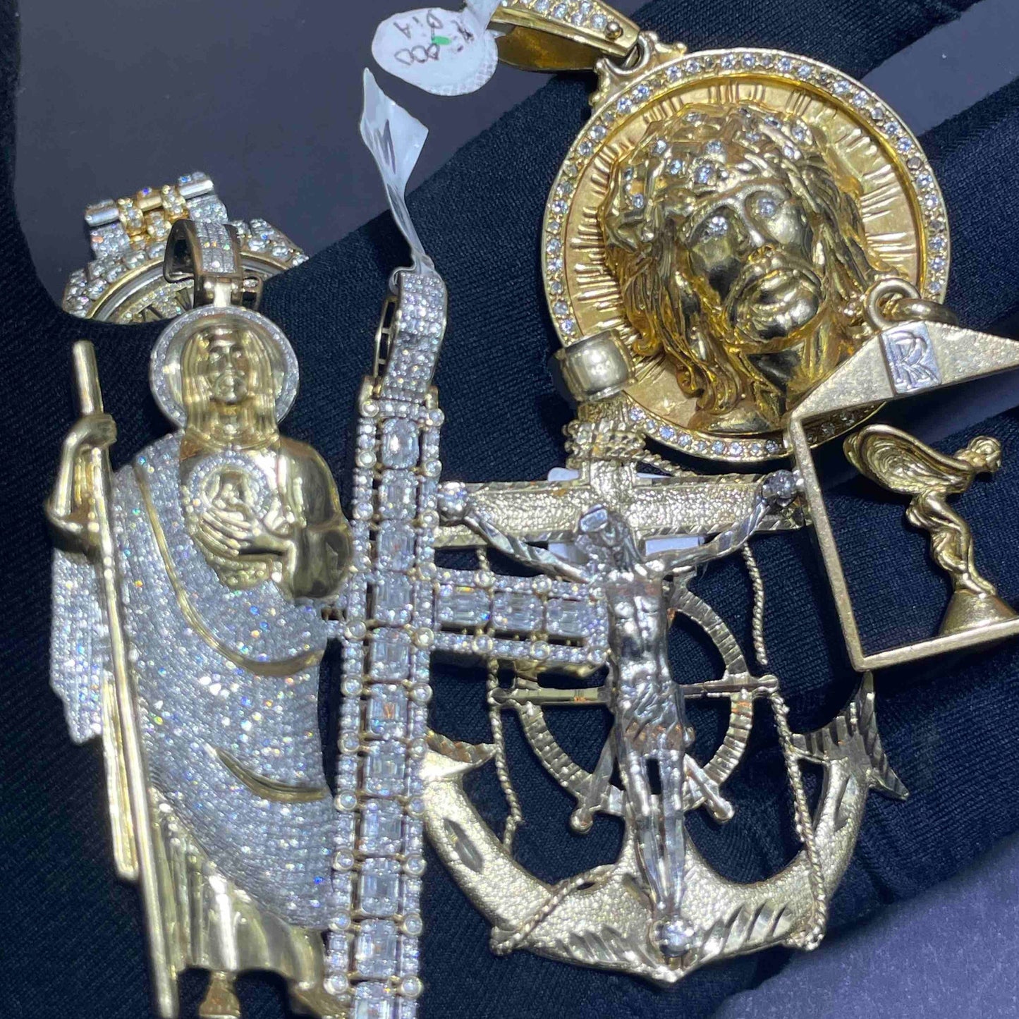 18k Rolls Royce Gold Pendant | 20 Grams
