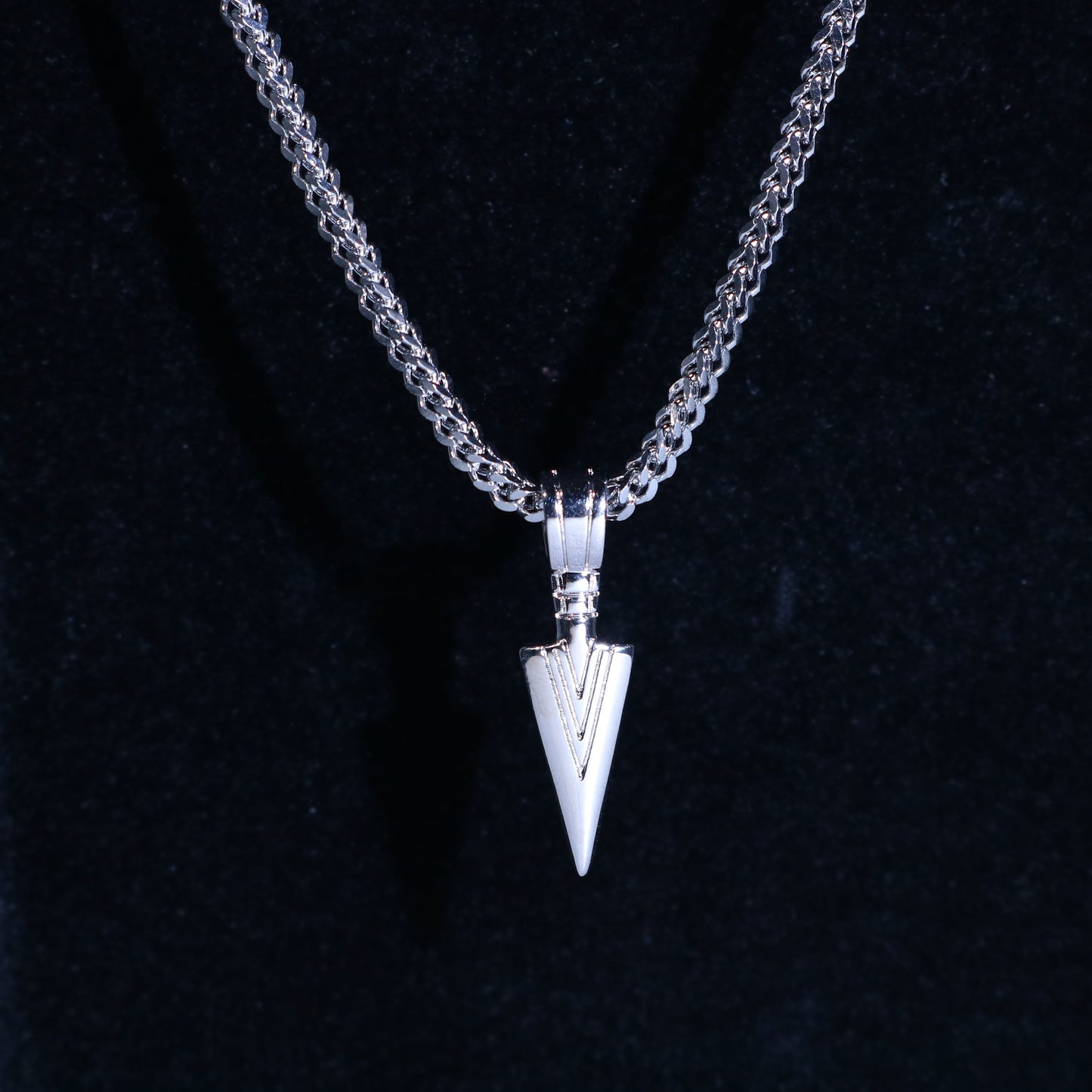 Micro Arrowhead Pendant in Vermeil