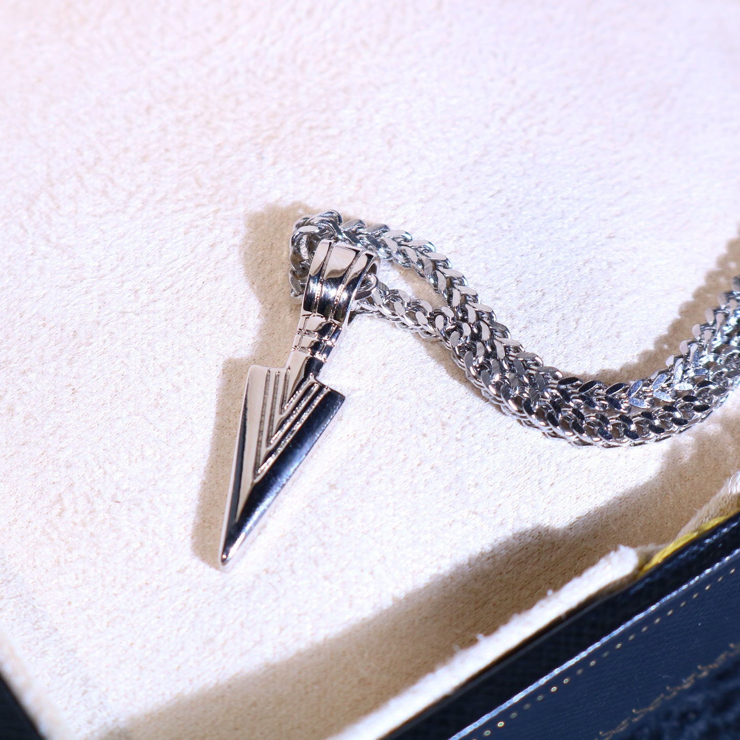 Micro Arrowhead Pendant in Vermeil