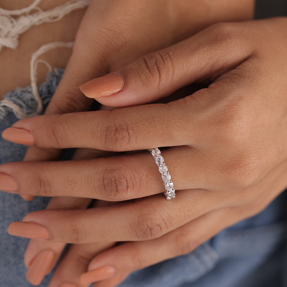 Ten Stone Round Cut Diamond Ring