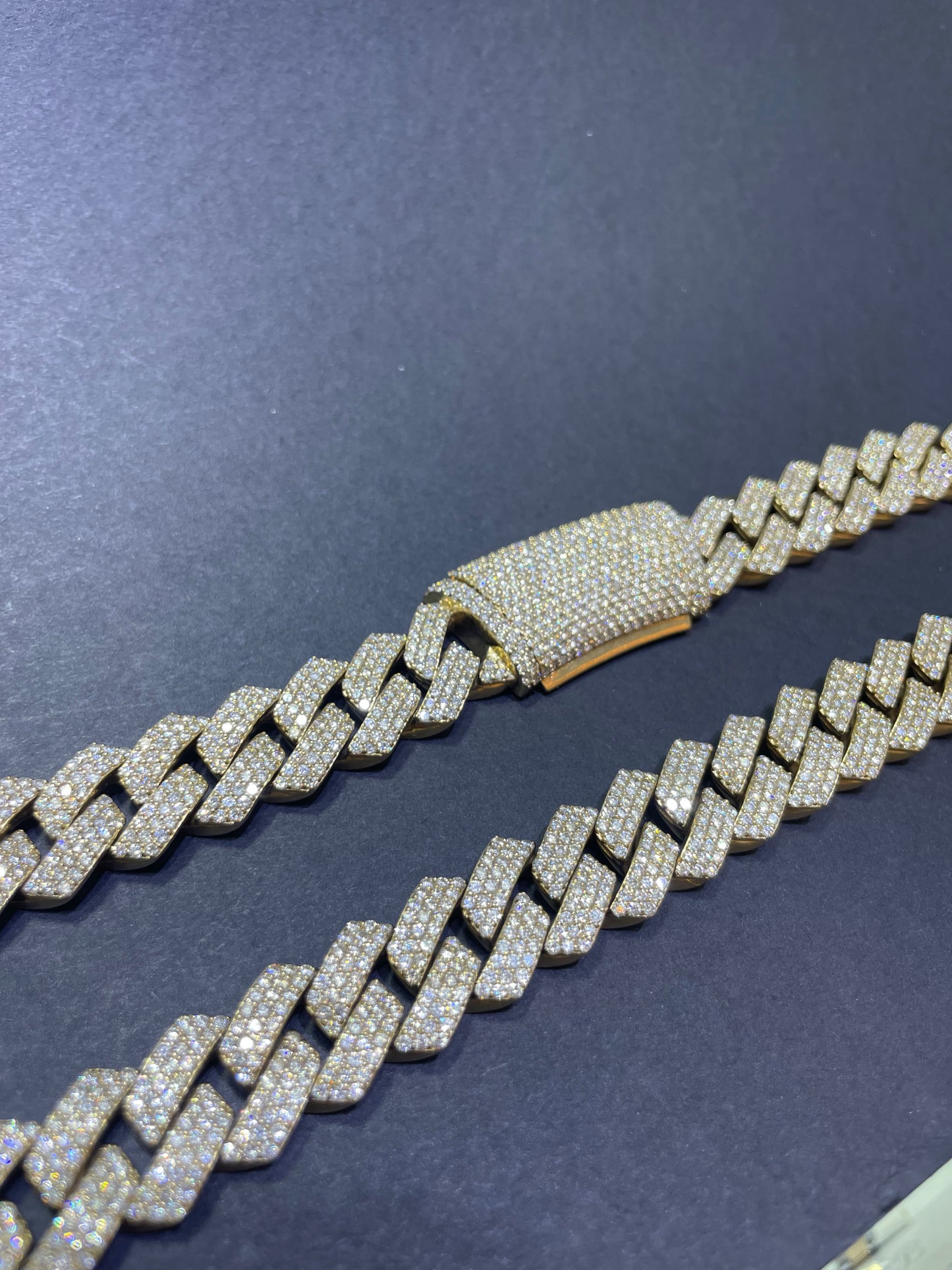 10k ICED BUSTDOWN MIAMI CUBAN LINK 45 cts VVS 1 | "Iced Out Chain" White Gold