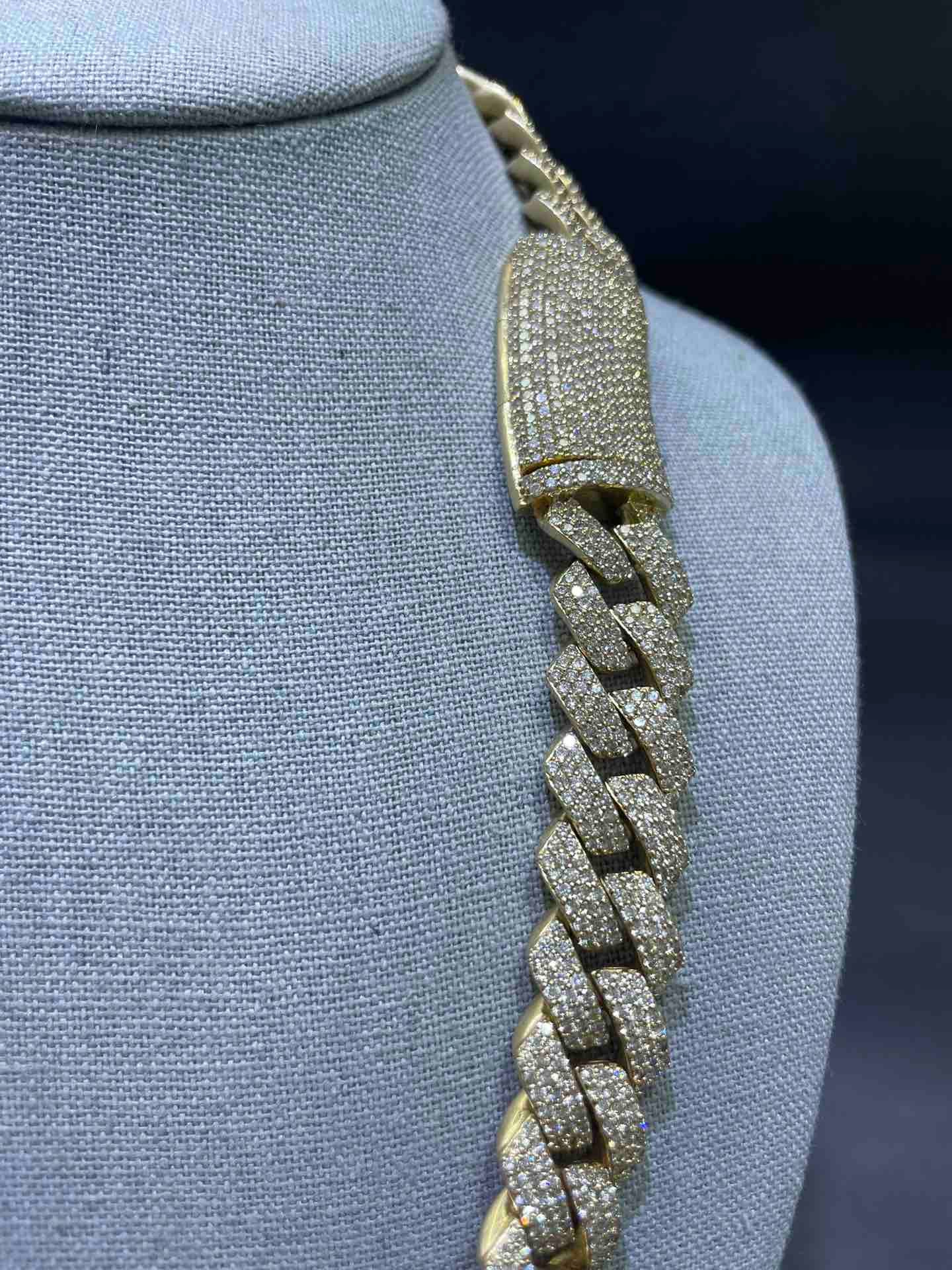 10k ICED BUSTDOWN MIAMI CUBAN LINK 45 cts VVS 1 | "Iced Out Chain" White Gold