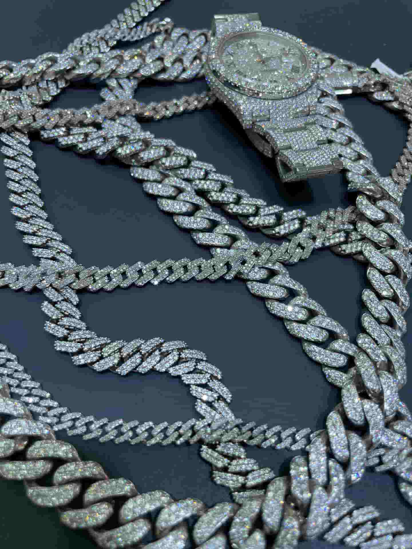 10k Iced Out Cuban Chain VVS 10k 22 Inches