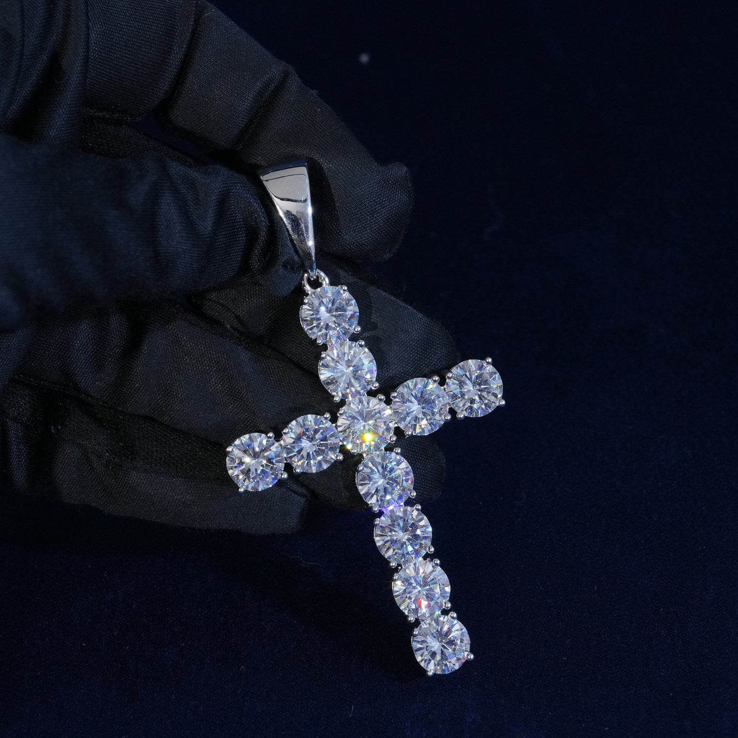 8MM ROUND MOISSANITE CROSS PENDANT