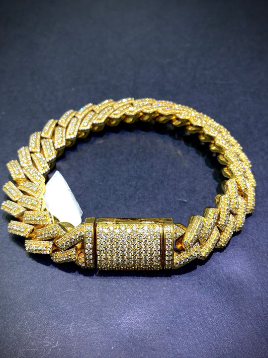 New 10K Vs1  9 cts.t.w. Iced Miami Cuban link Bracelet