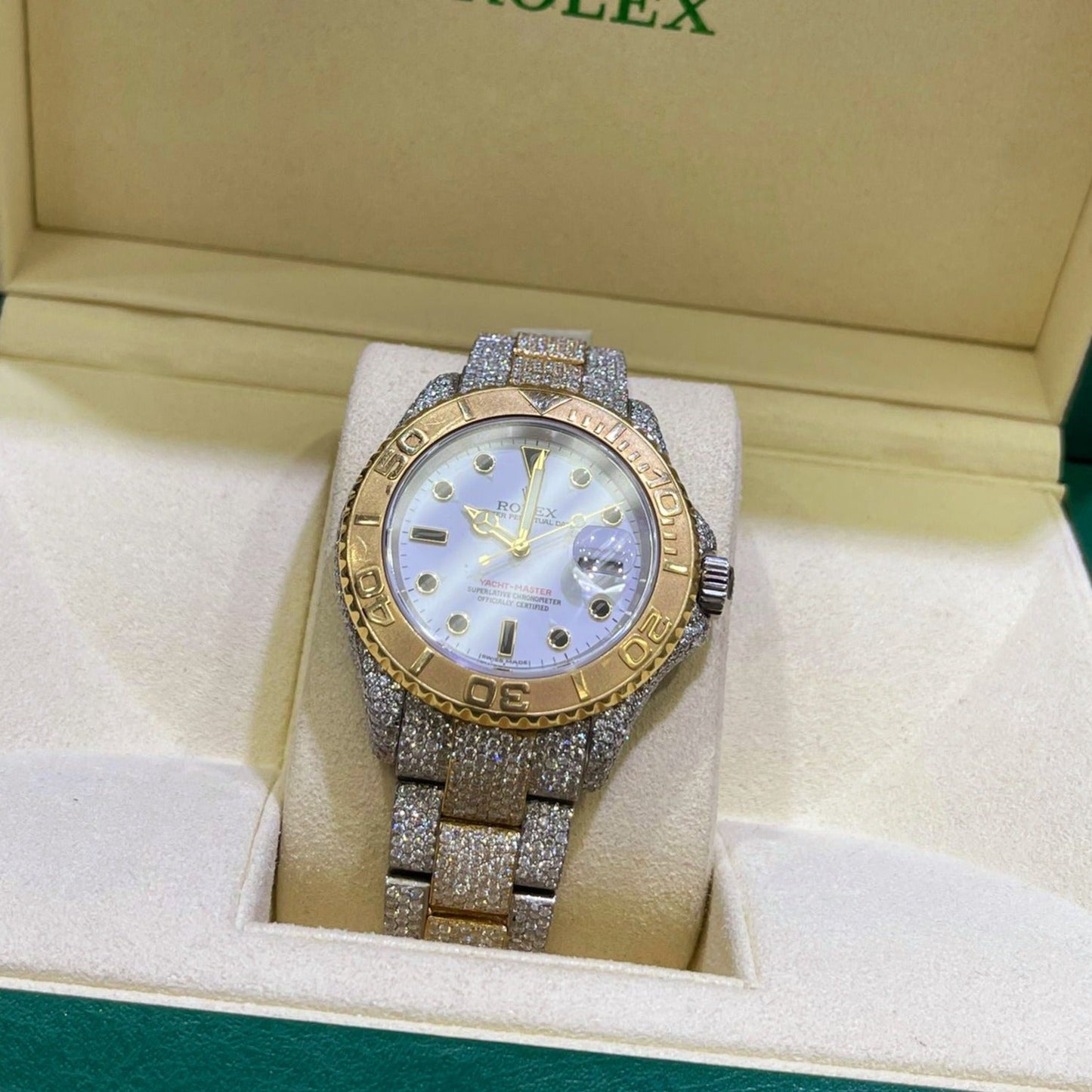 Yacht Master Iced Out 40mm ROLEX Two-Tone | 18k Gold | 22cts Vs-1