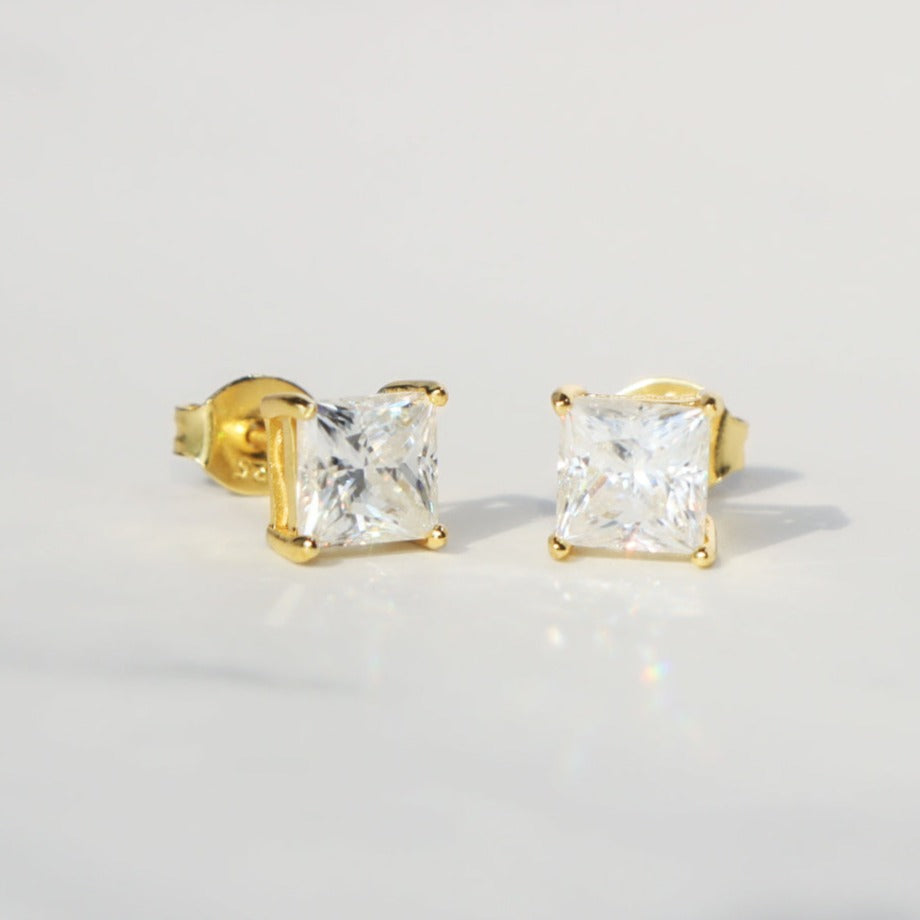 1 Carat Solitaire Diamond Stud Earrings