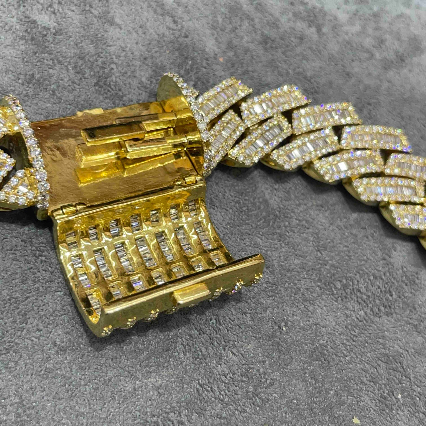 10K BUST DOWN KILO CUBAN LINK | 525 GRAM | BAGUETTE VS-1
